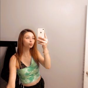 Meet your Posher, Ava